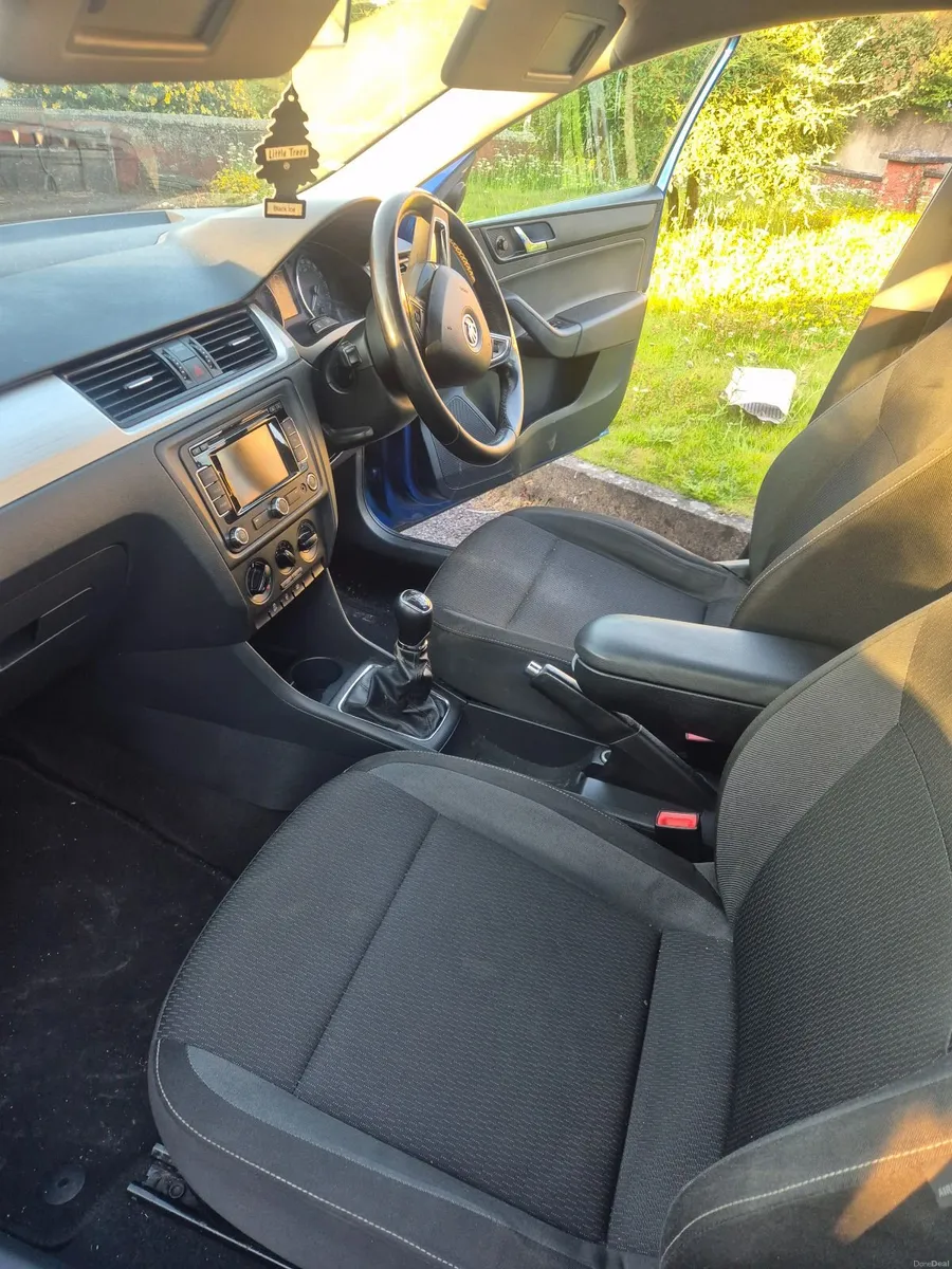 Skoda Rapid 2014 - Image 2