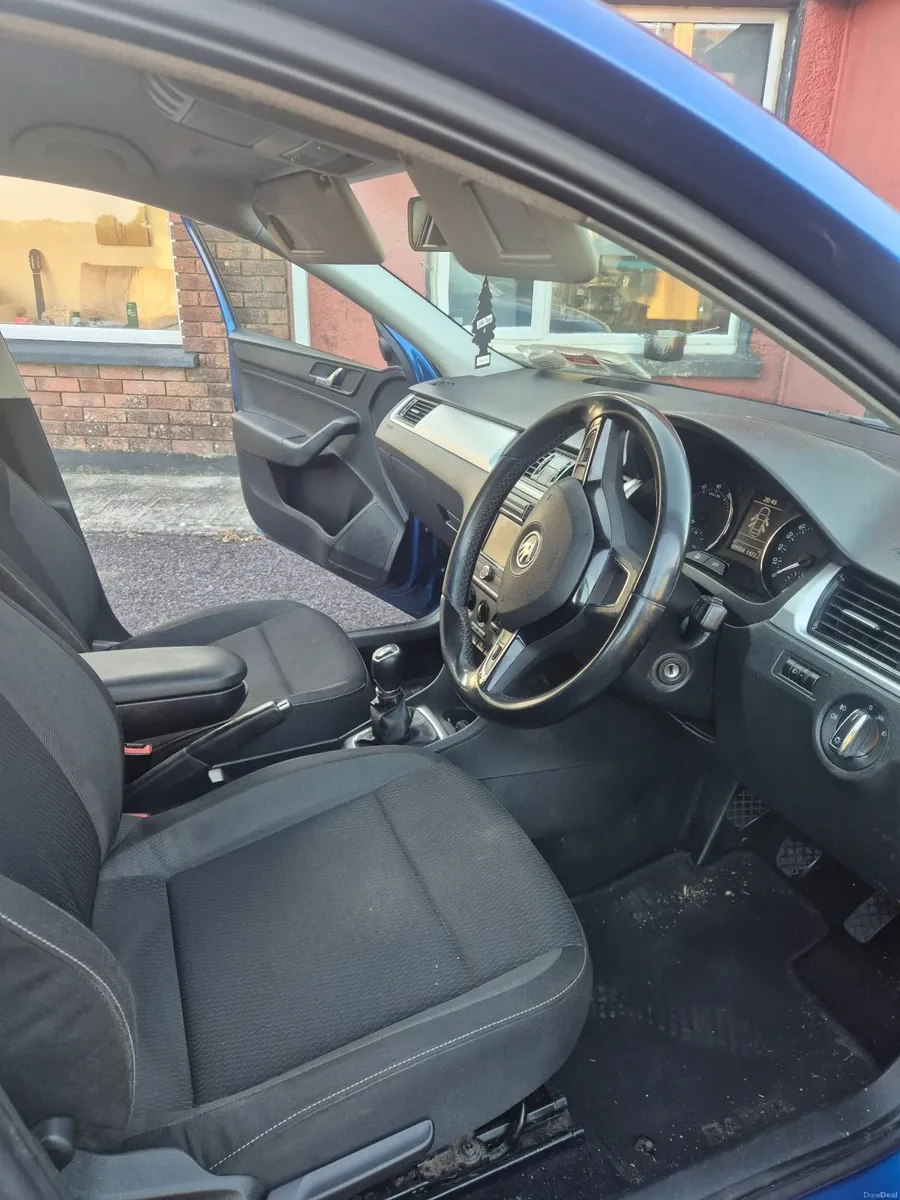 Skoda Rapid 2014 - Image 4