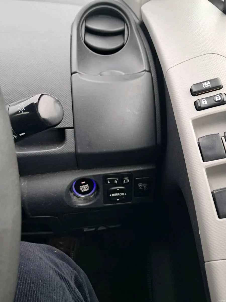 Toyota Yaris 2009 Automatic - Image 5