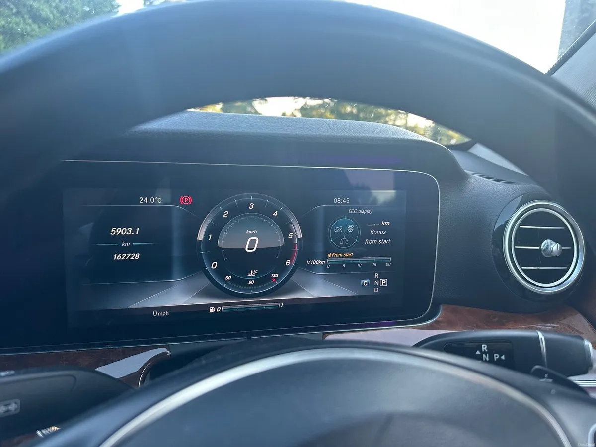 Mercedes-Benz E-Class 2017 - Image 4
