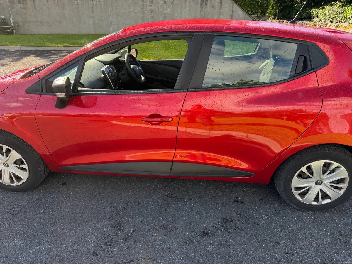Renault Clio NCT until 05/28 - Image 6