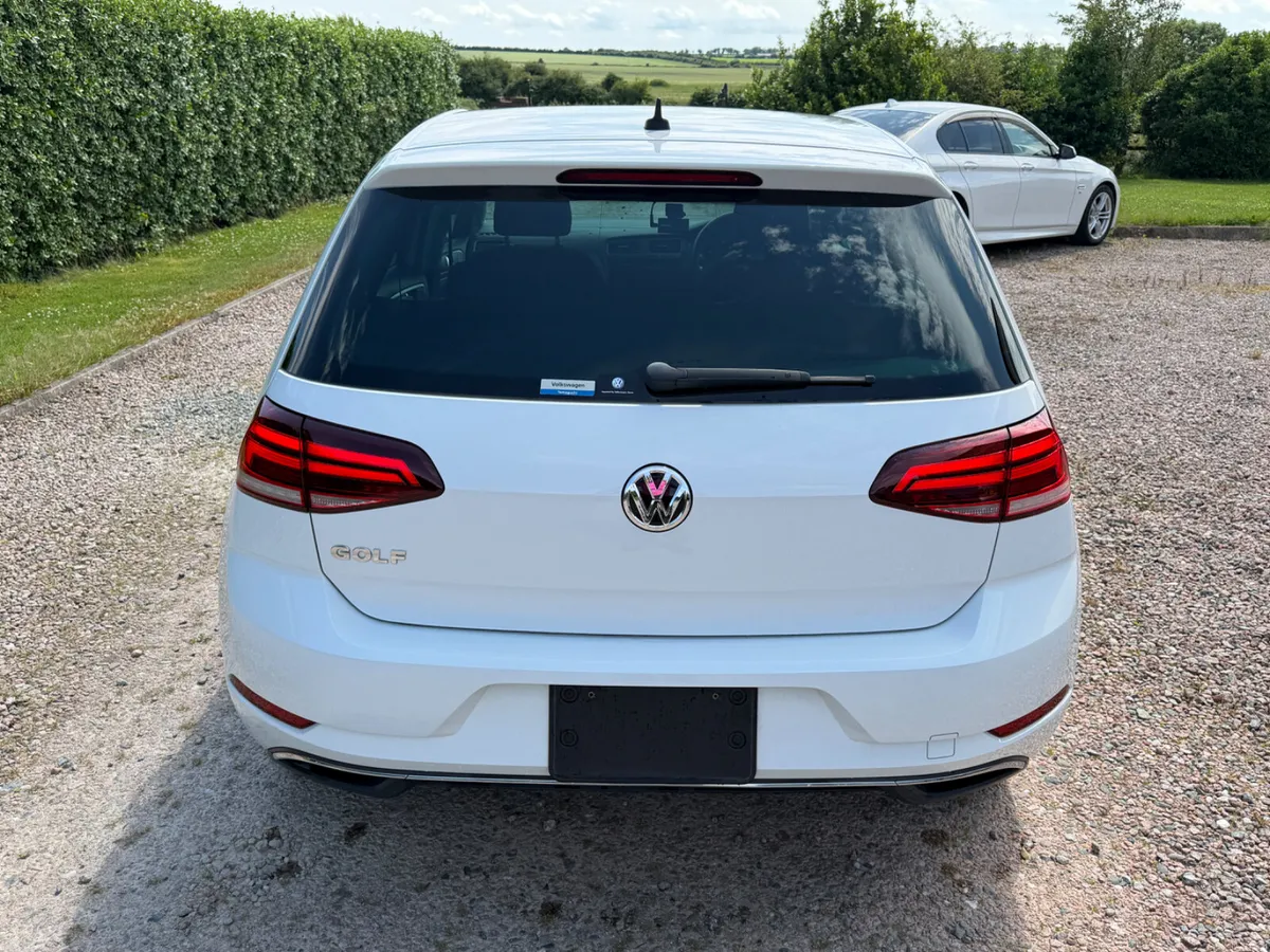 191 Volkswagen Golf Comfortline Tech Edition - Image 5