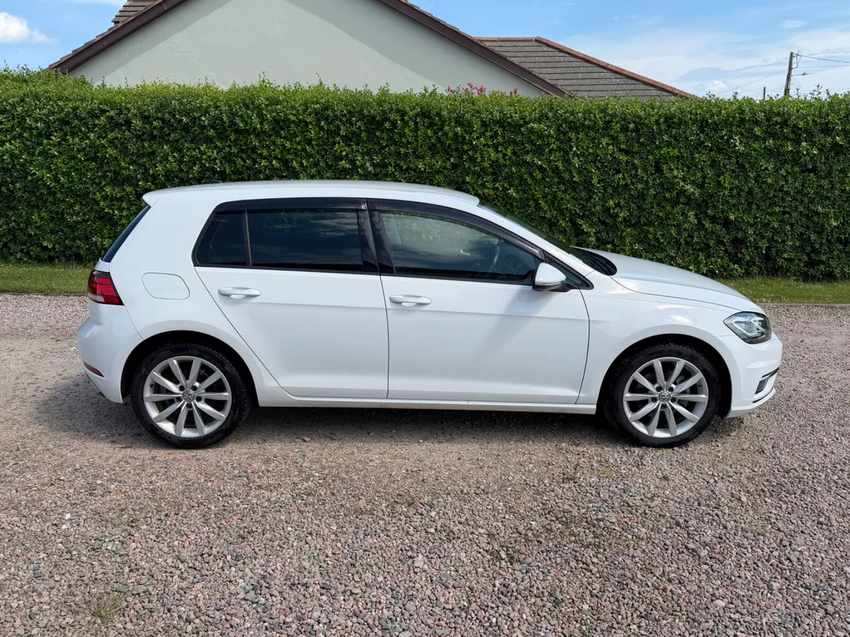 191 Volkswagen Golf Comfortline Tech Edition - Image 3