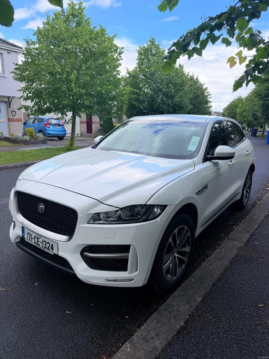 2017 Jaguar F-Pace R-Sport2.0D  AWD Automatic - Image 5