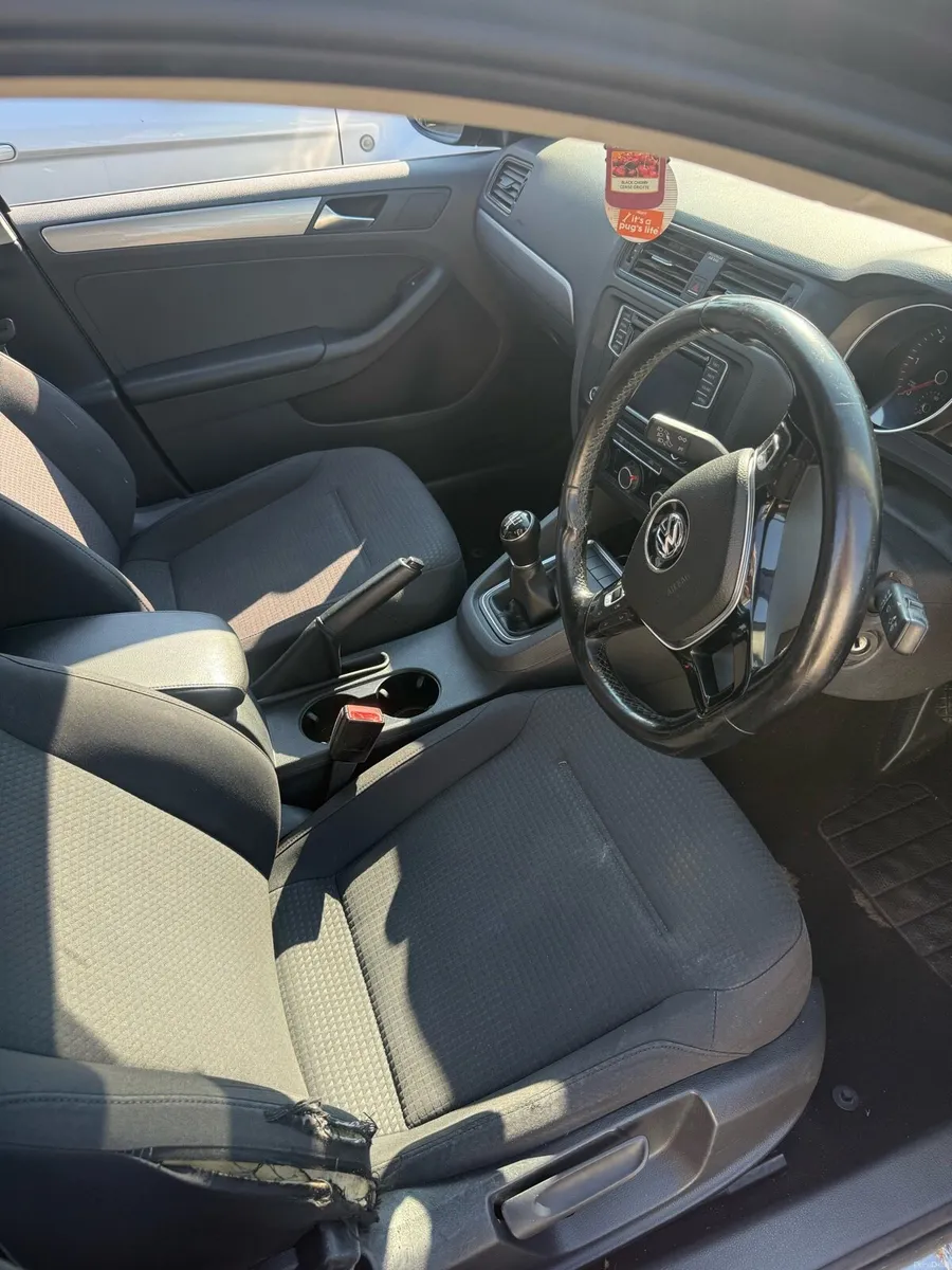 Volkswagen Jetta - Image 5