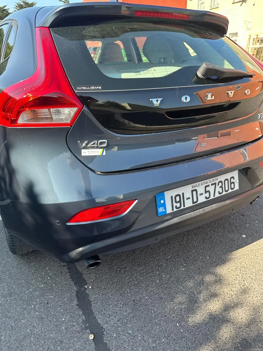 Volvo V40 T3 Automatic Low Mileage - Image 6