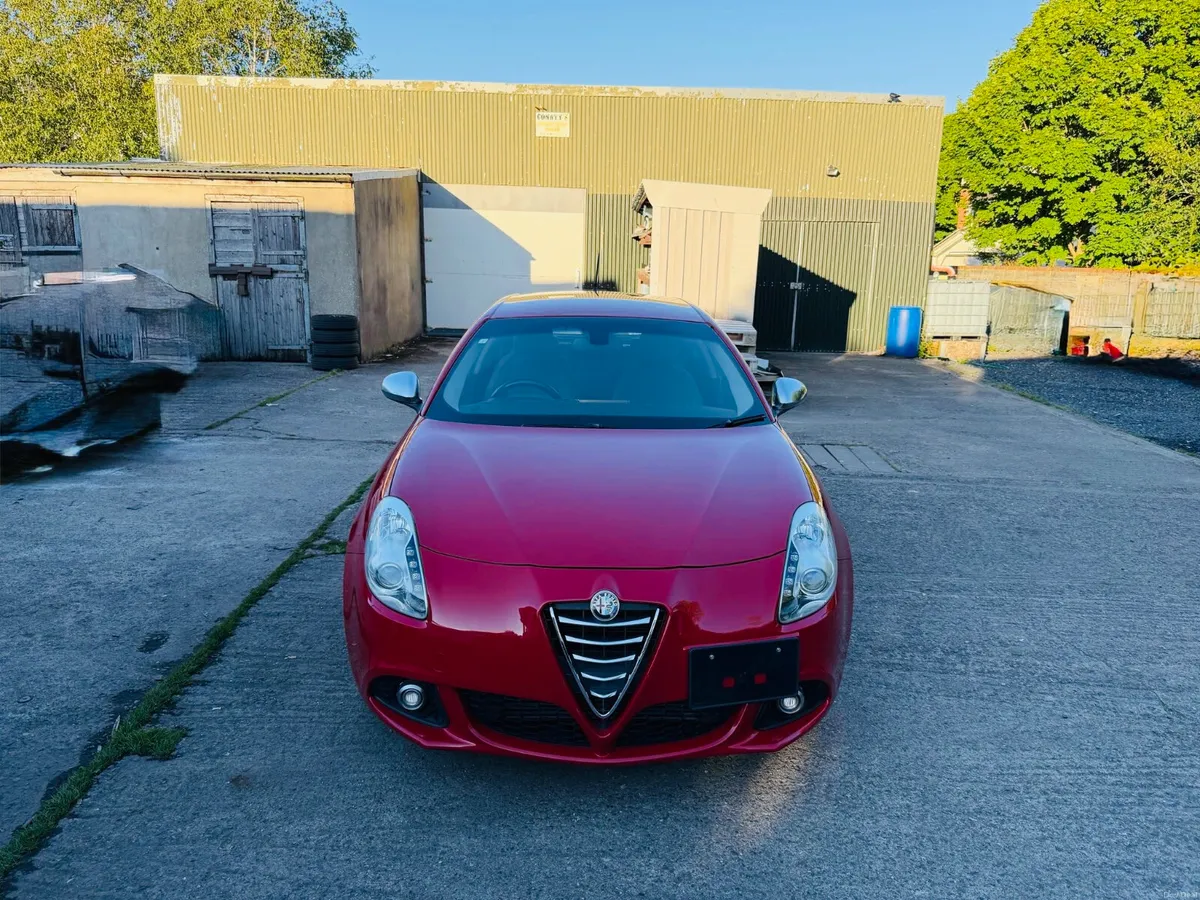 2015 Alfa Romeo Giulietta - AUTO - Image 1
