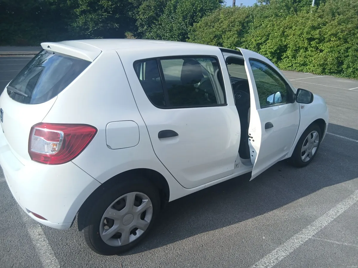 Dacia Sandero 2015 - Image 4