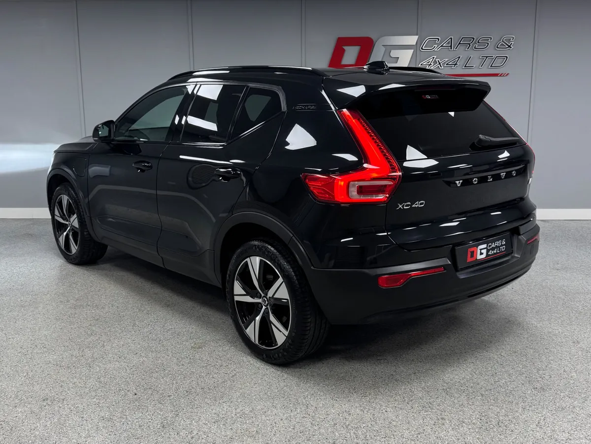 2022 Volvo XC40 1.5 T5 R Design Automatic - Image 5