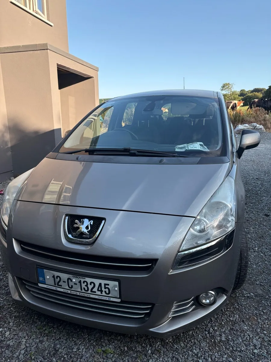 Peugeot 5008 - Image 1