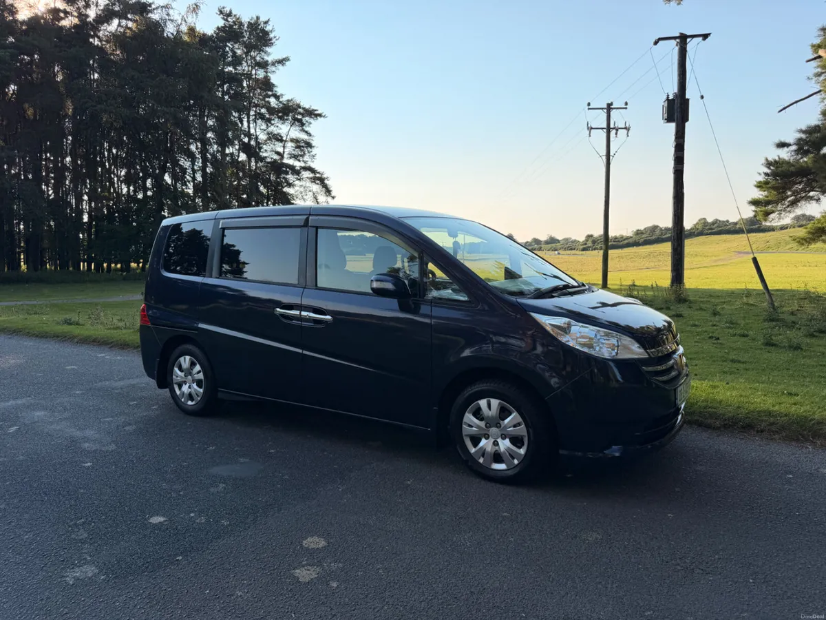 Honda Stepwagon 2009 Automatic - Image 1