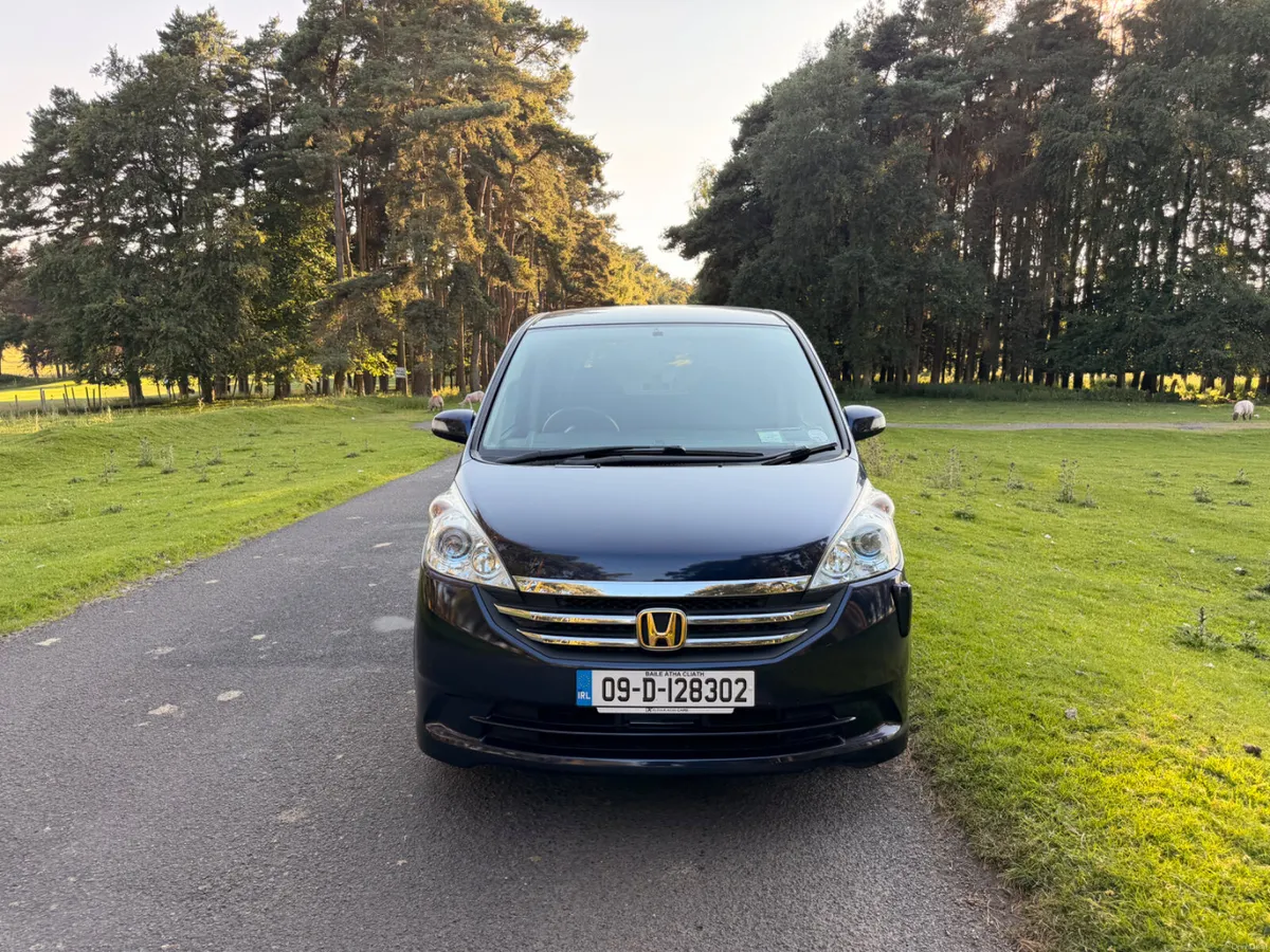 Honda Stepwagon 2009 Automatic - Image 2