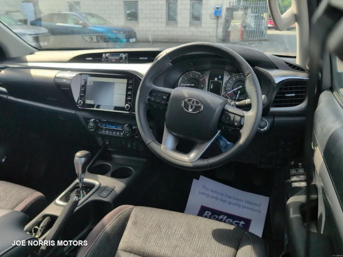 Toyota Hilux 2.4 Diesel Double Cab 4WD AUTOMATIC - Image 6