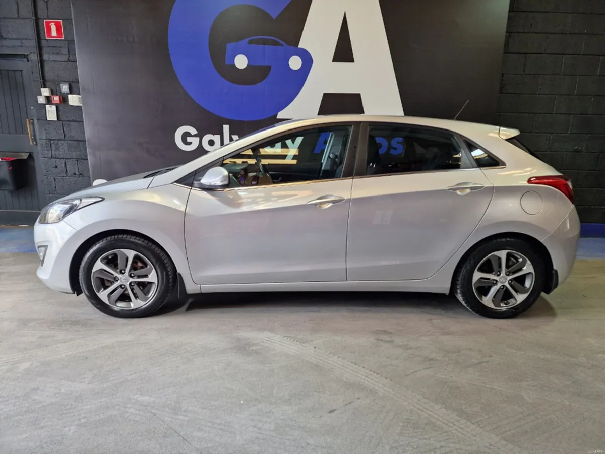 Hyundai i30 DELUXE ** REAR SENSORS, FULLY SERVICED - Image 5