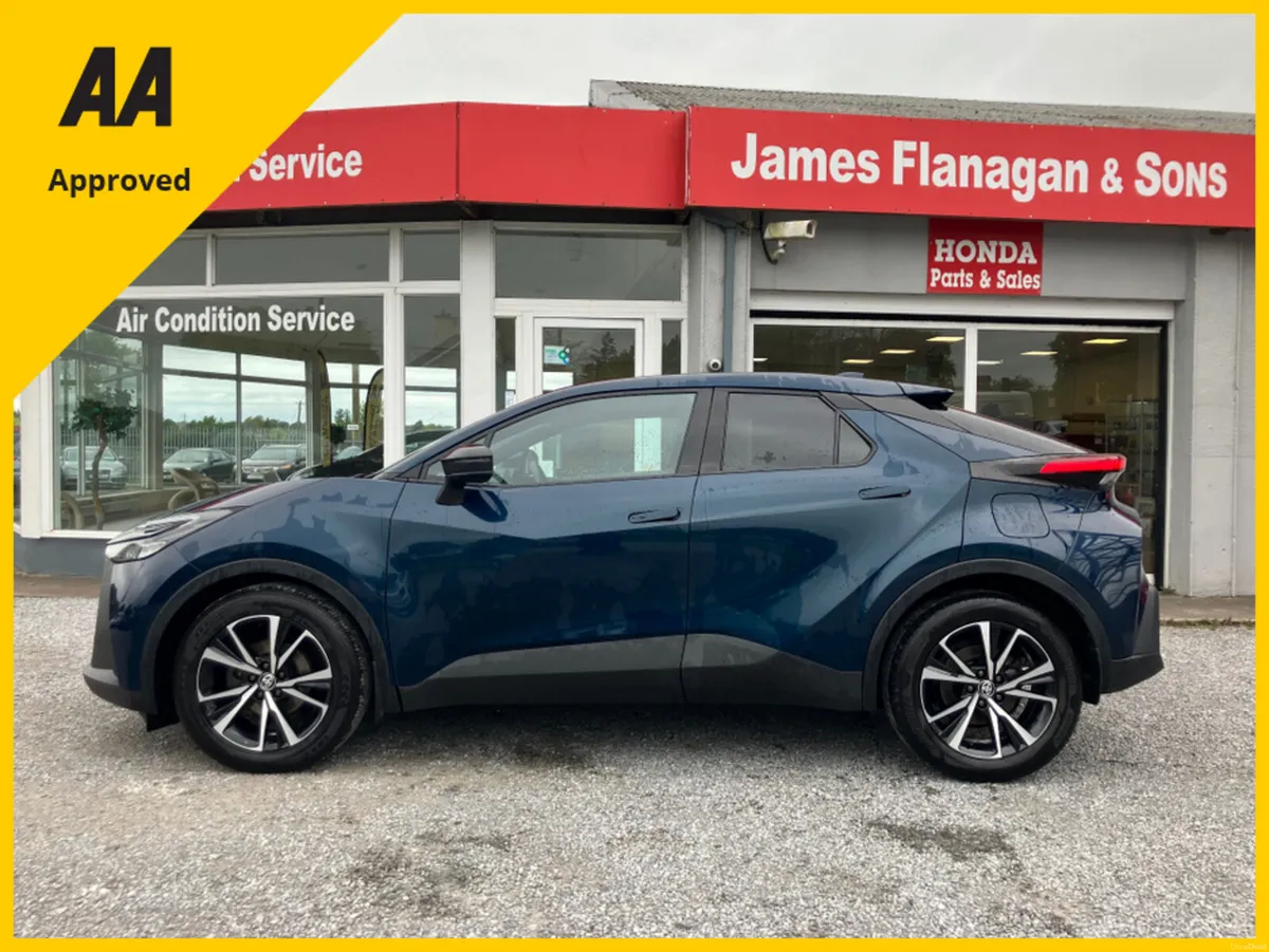 Toyota C-HR HEV SPORT - Image 4