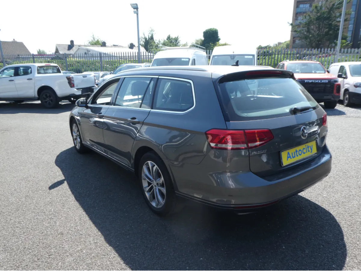 Volkswagen Passat 2.0 TDI SE BUSINESS BLUEMOTION 1 - Image 5