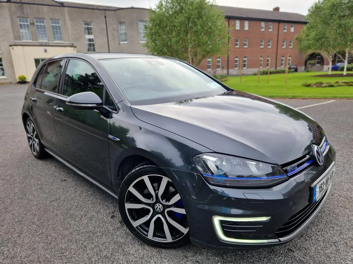 Volkswagen Golf 2015 1.4L Petrol Plug In Hybrid - Image 2