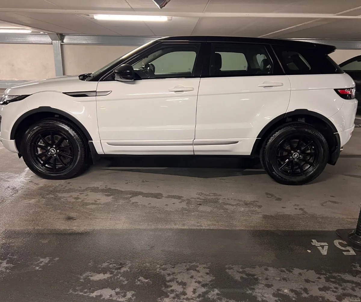 Land Rover Range Rover Evoque - Image 3