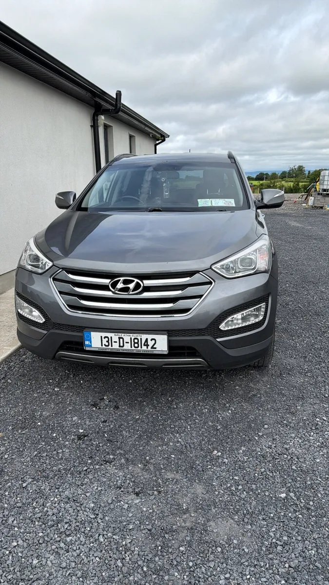 2013 Hyundai Santa Fe NCT 08/27 4wd / 7 seater - Image 1
