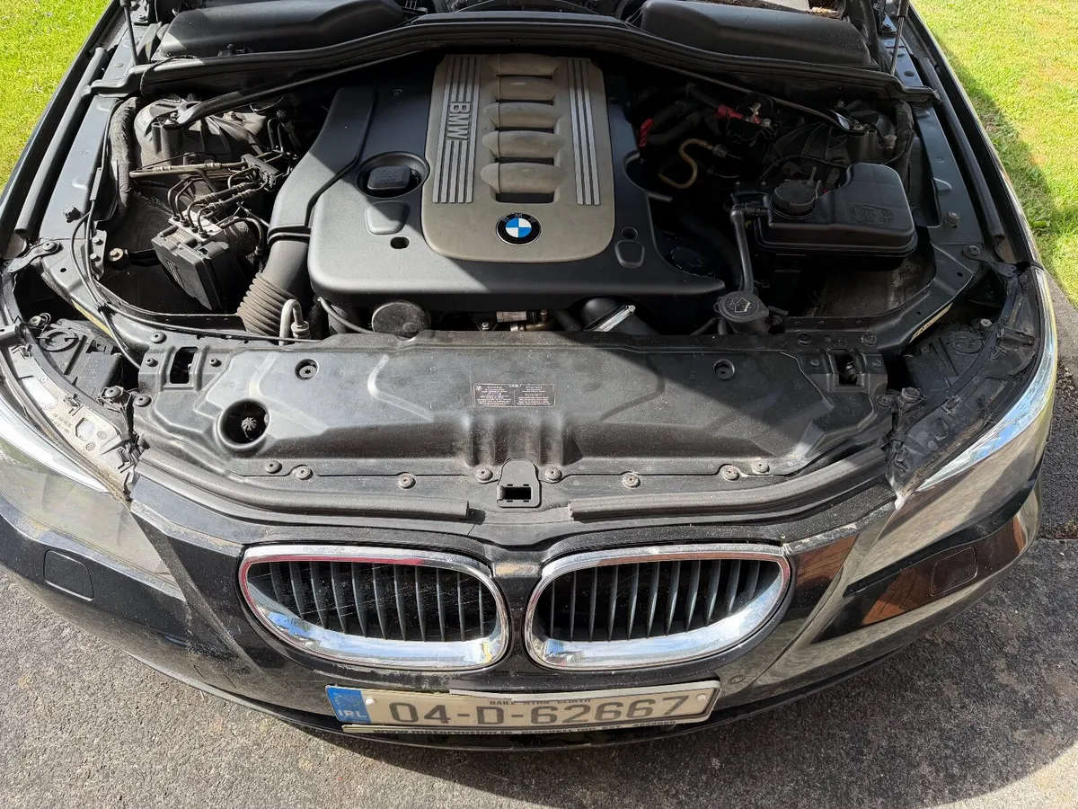 BMW 5-Series 2004 - Image 4