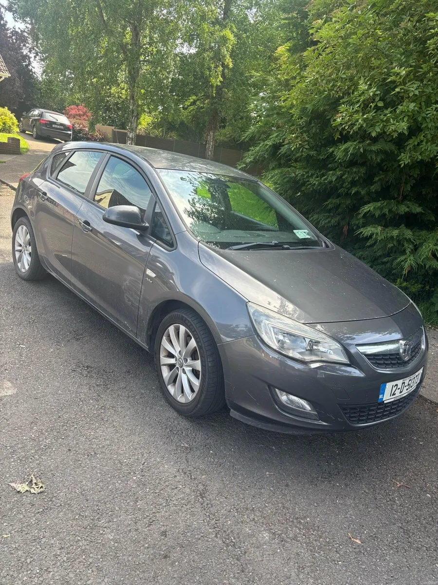 Vauxhall Astra fresh NCT July 2027 - Image 2