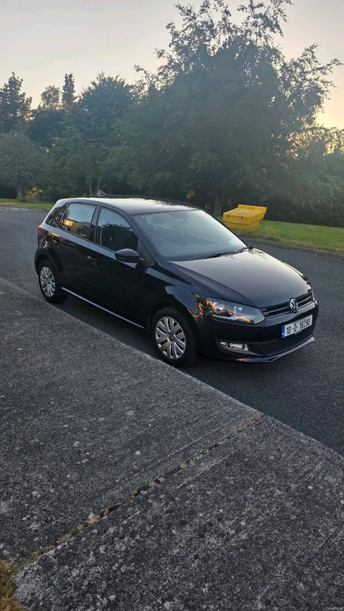 2010 Volkswagen Polo - Image 2