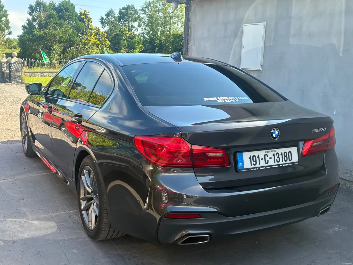 BMW 5-Series 2019 - Image 4