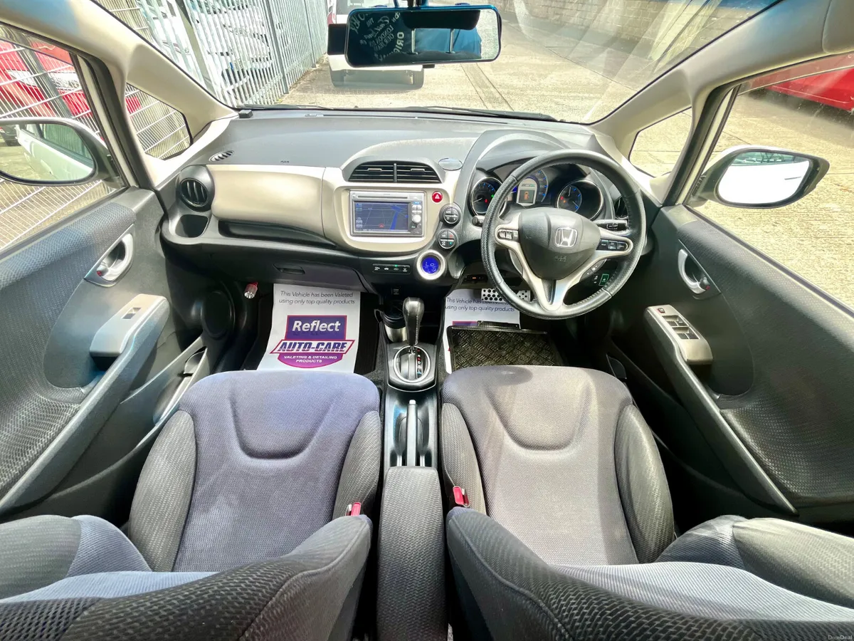 Honda fit hybrid 2013 - Image 6