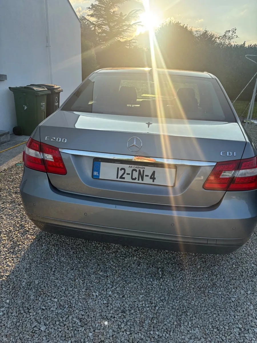Mercedes-Benz E-Class 2012 - Image 3