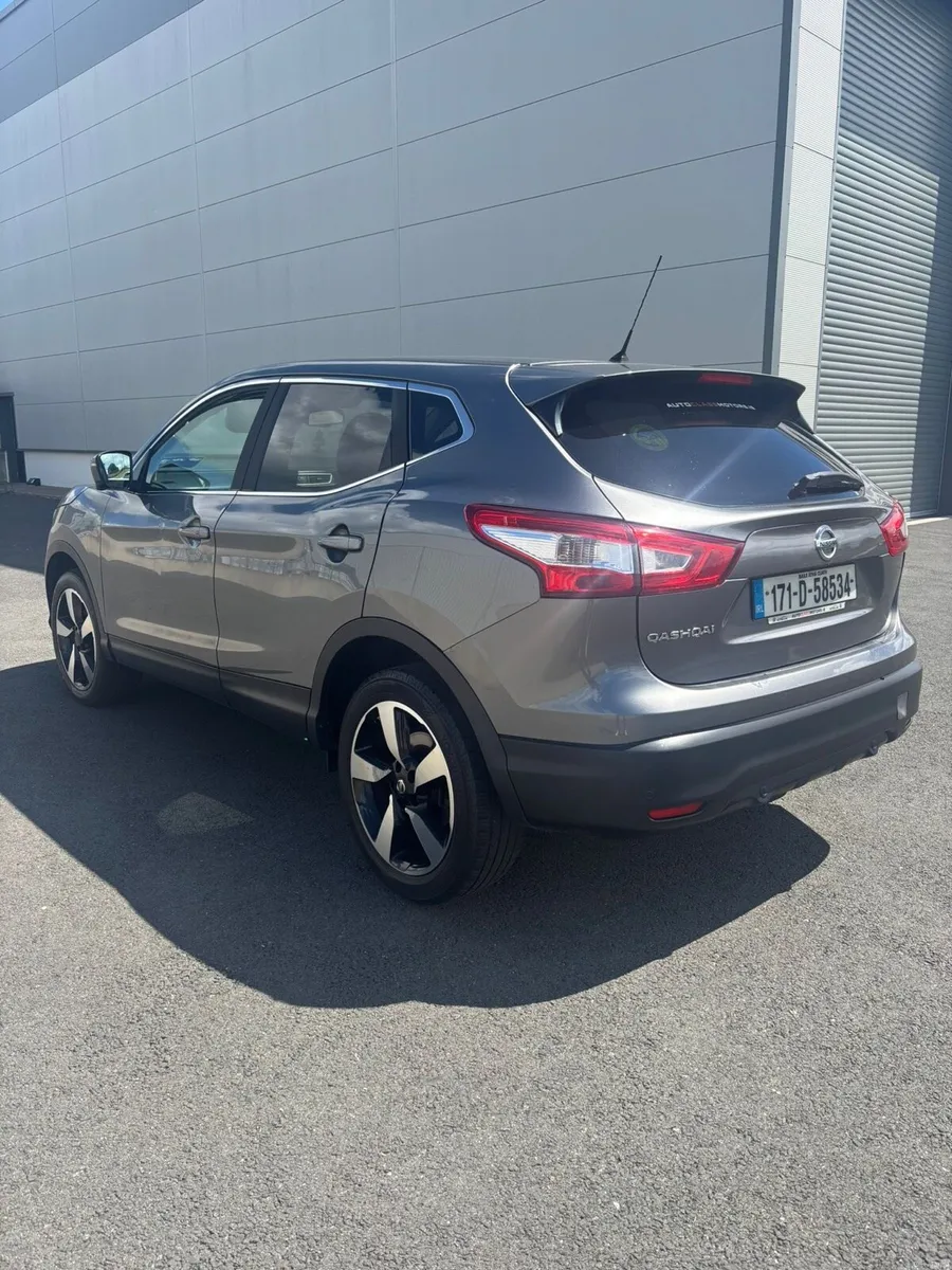 Car - Image 3