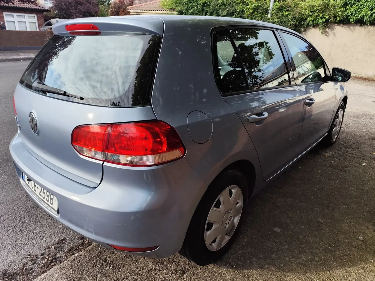 Volkswagen Golf 2010 - Image 1