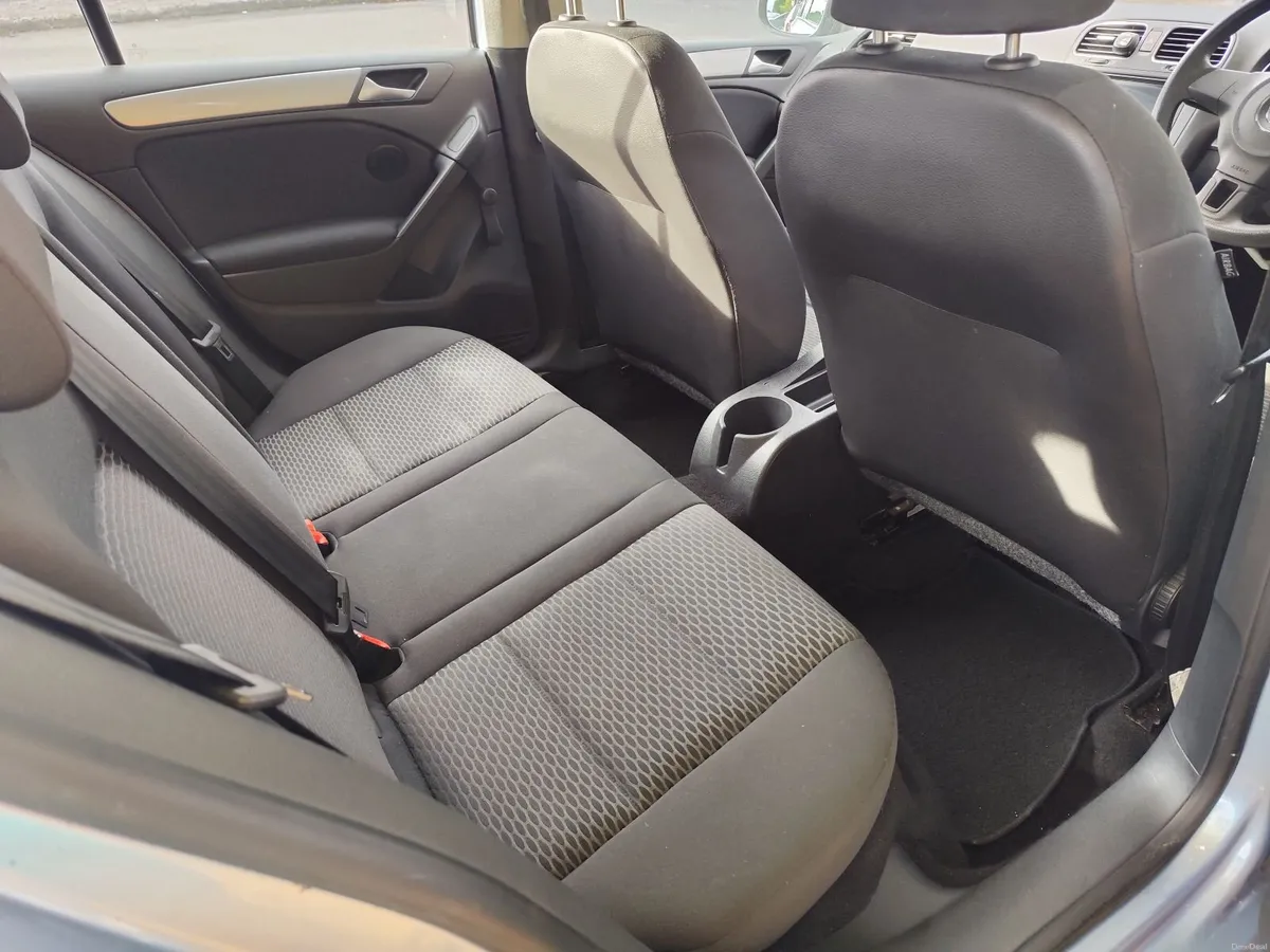 Volkswagen Golf 2010 - Image 3