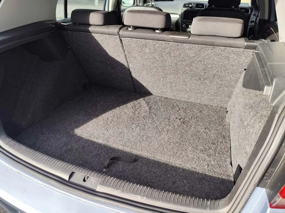 Volkswagen Golf 2010 - Image 4
