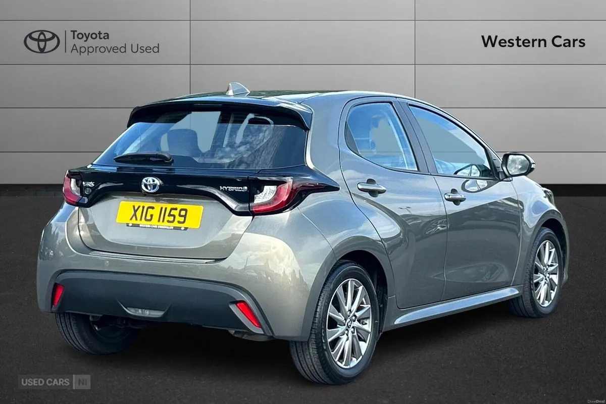 Toyota Yaris 1.5 VVT-h Icon E-CVT Euro 6 (s/s) 5dr - Image 2