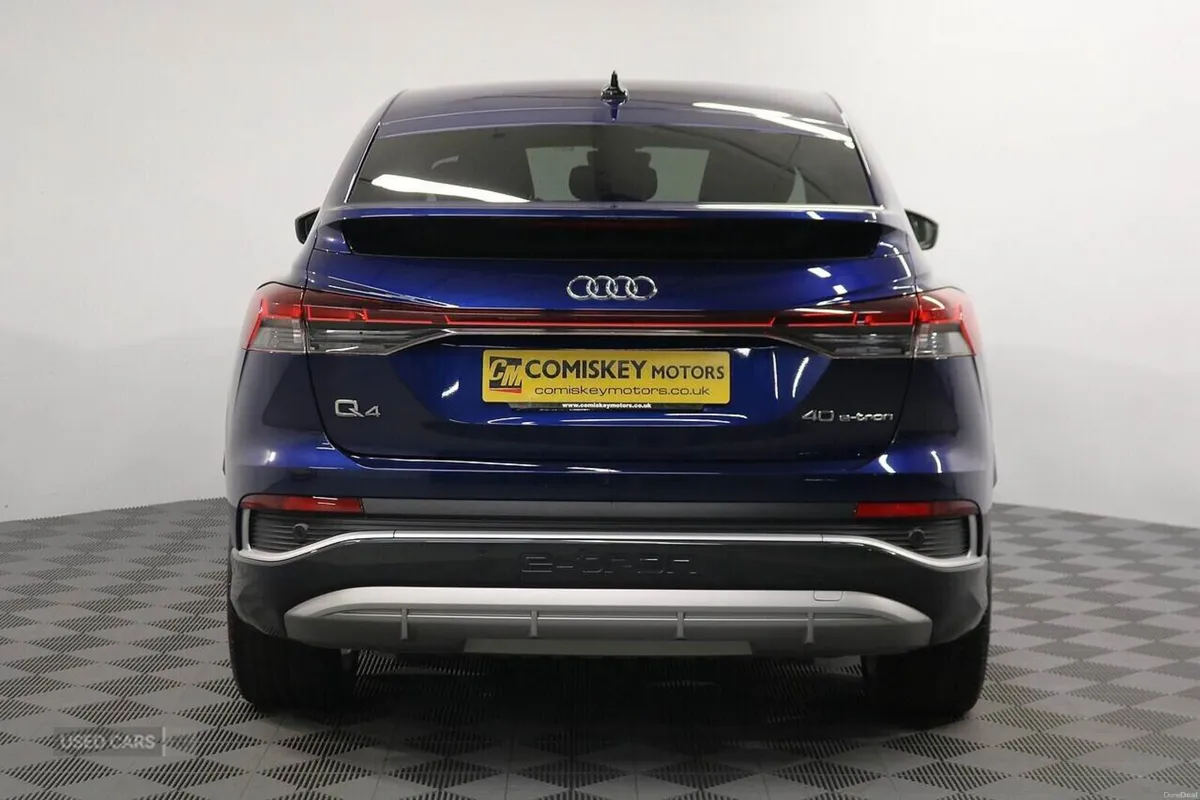 Audi Q4 e-tron S line - Image 5