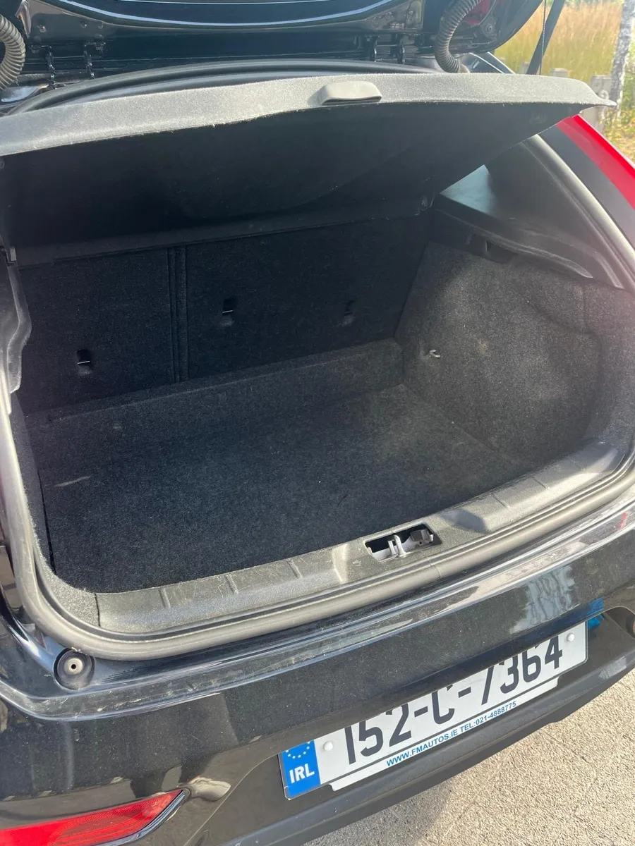 Volvo V40 - Image 3