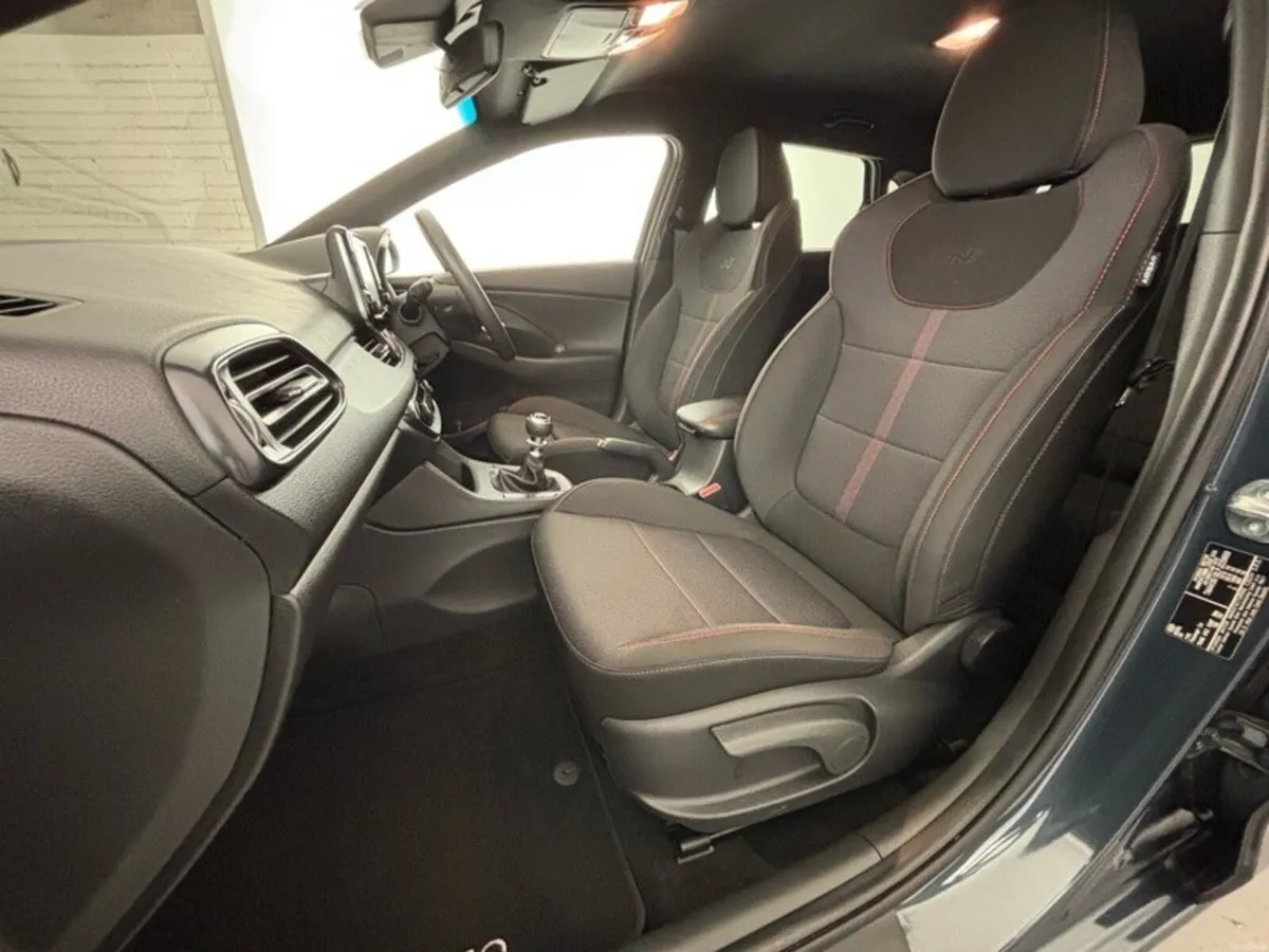 Hyundai i30 NLINE PETROL 5DR - Image 6
