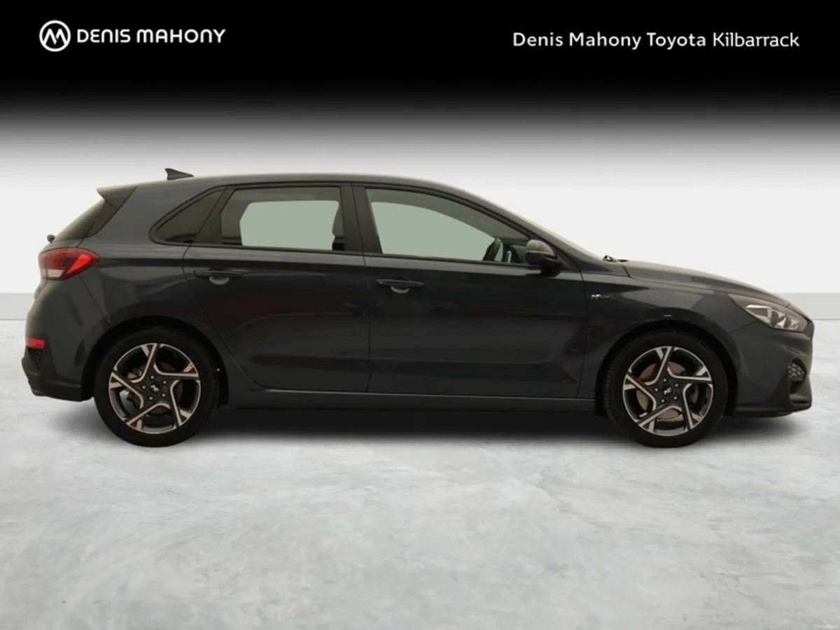 Hyundai i30 NLINE PETROL 5DR - Image 3