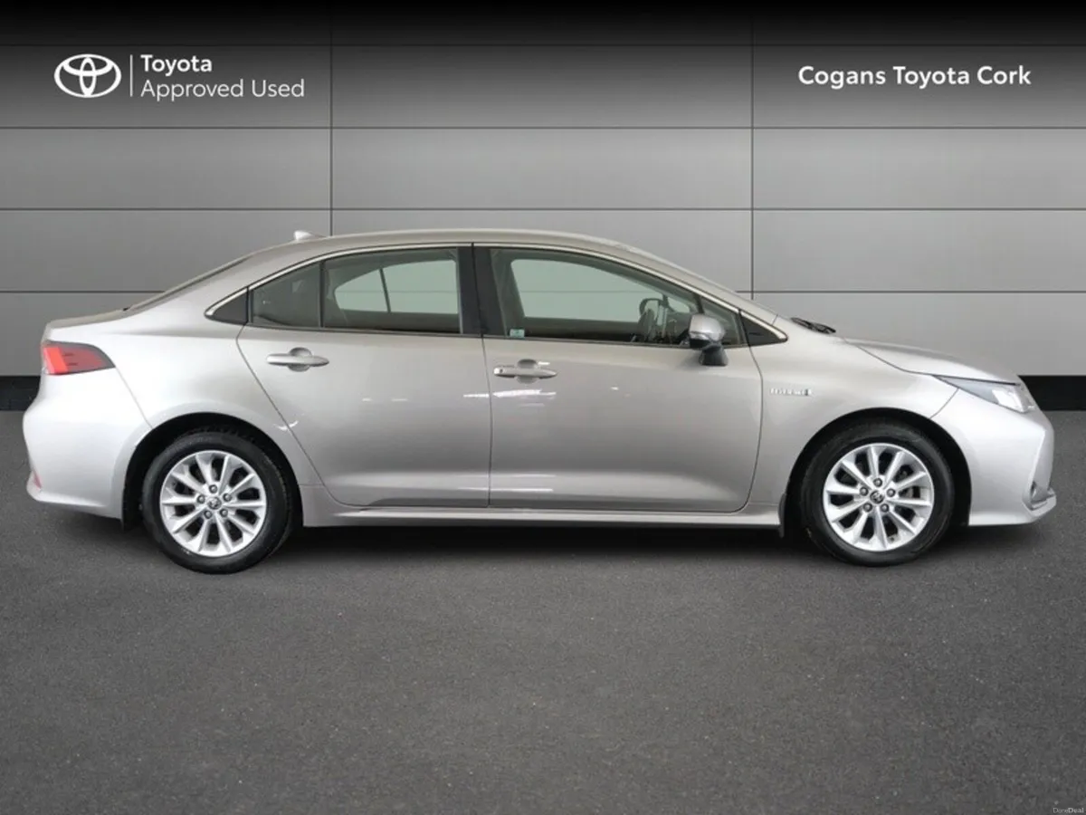 Toyota Corolla COROLLA HYBRID LUNA SAL - Image 3