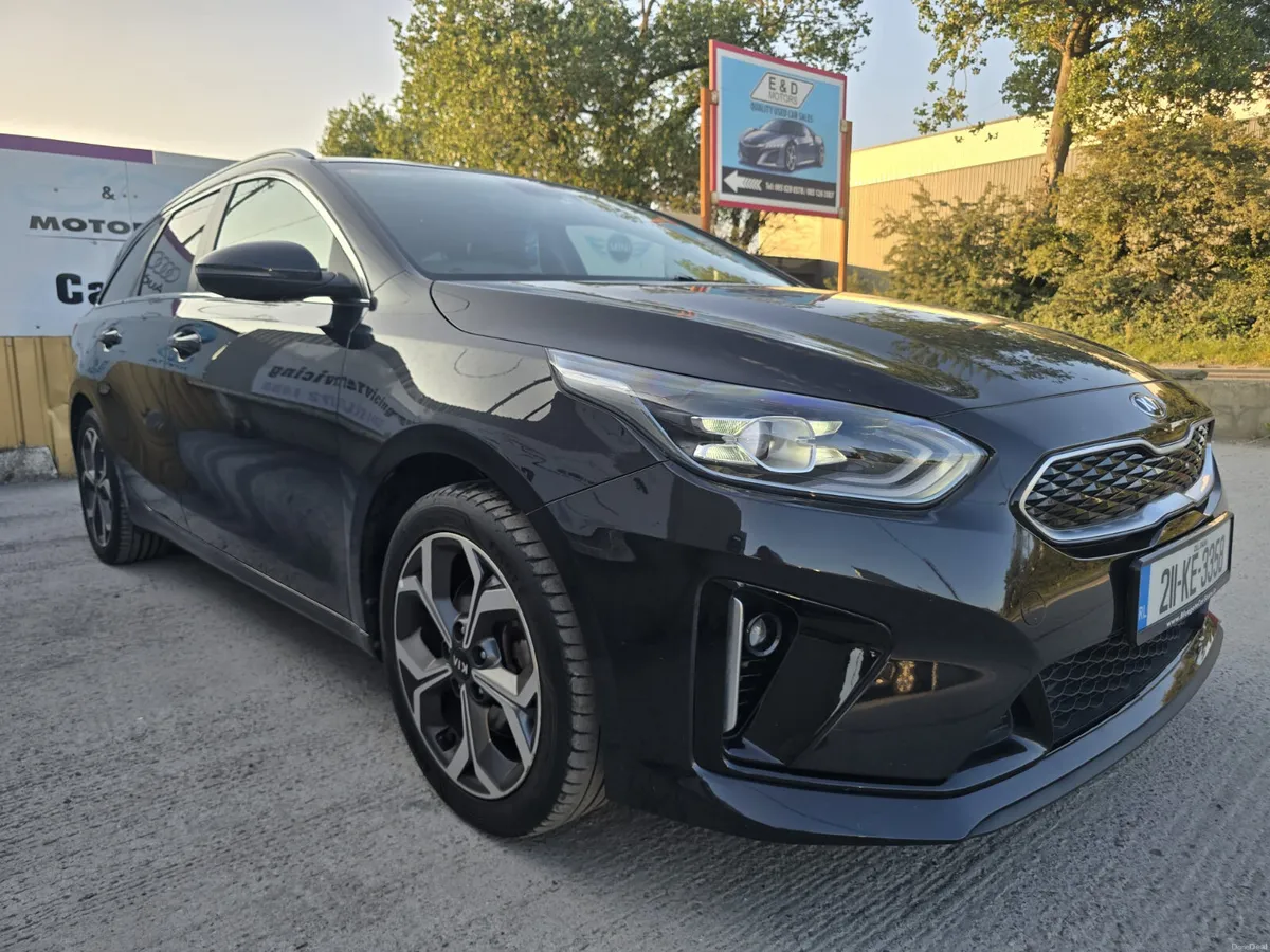 211 Kia Ceed 1.6 GDI PHEV  Plug in Hybrid  SW - Image 1