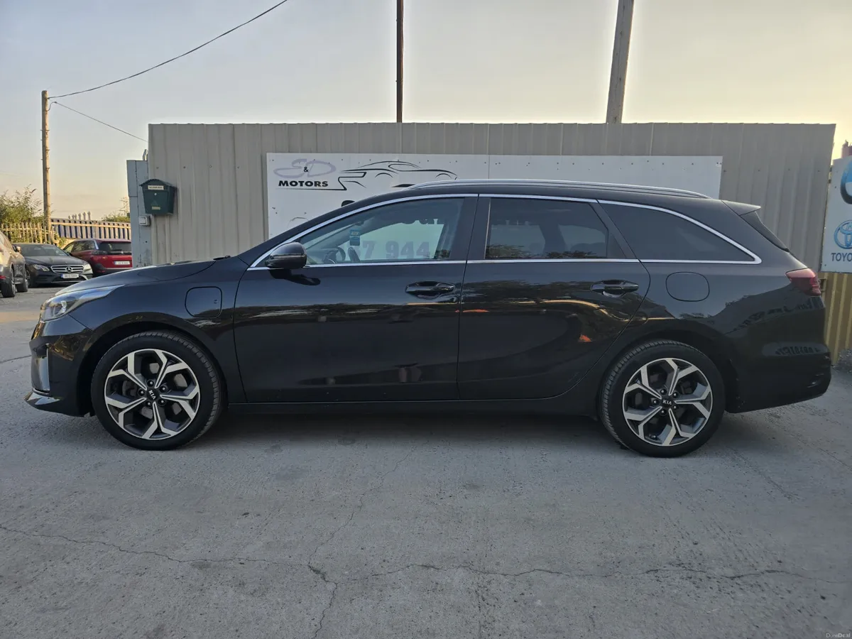 211 Kia Ceed 1.6 GDI PHEV  Plug in Hybrid  SW - Image 4