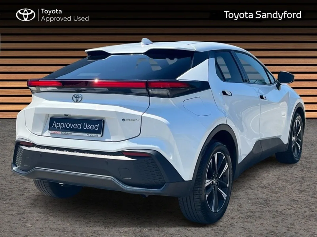 Toyota C-HR 2.0 PHEV SPORT AUTO // HEATED SEATS // - Image 2