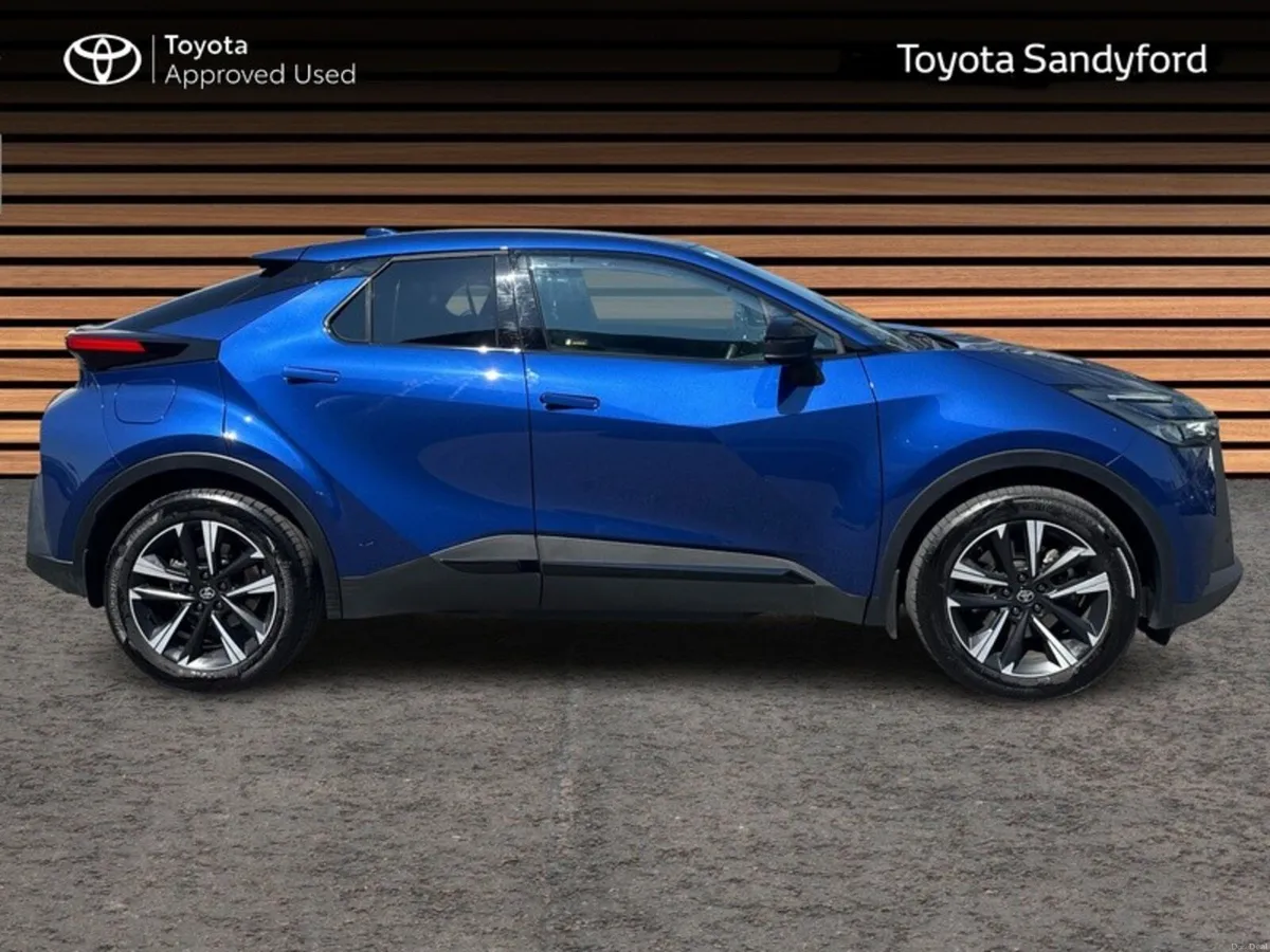 Toyota C-HR 2.0 PHEV SPORT AUTO // HEATED SEATS // - Image 3