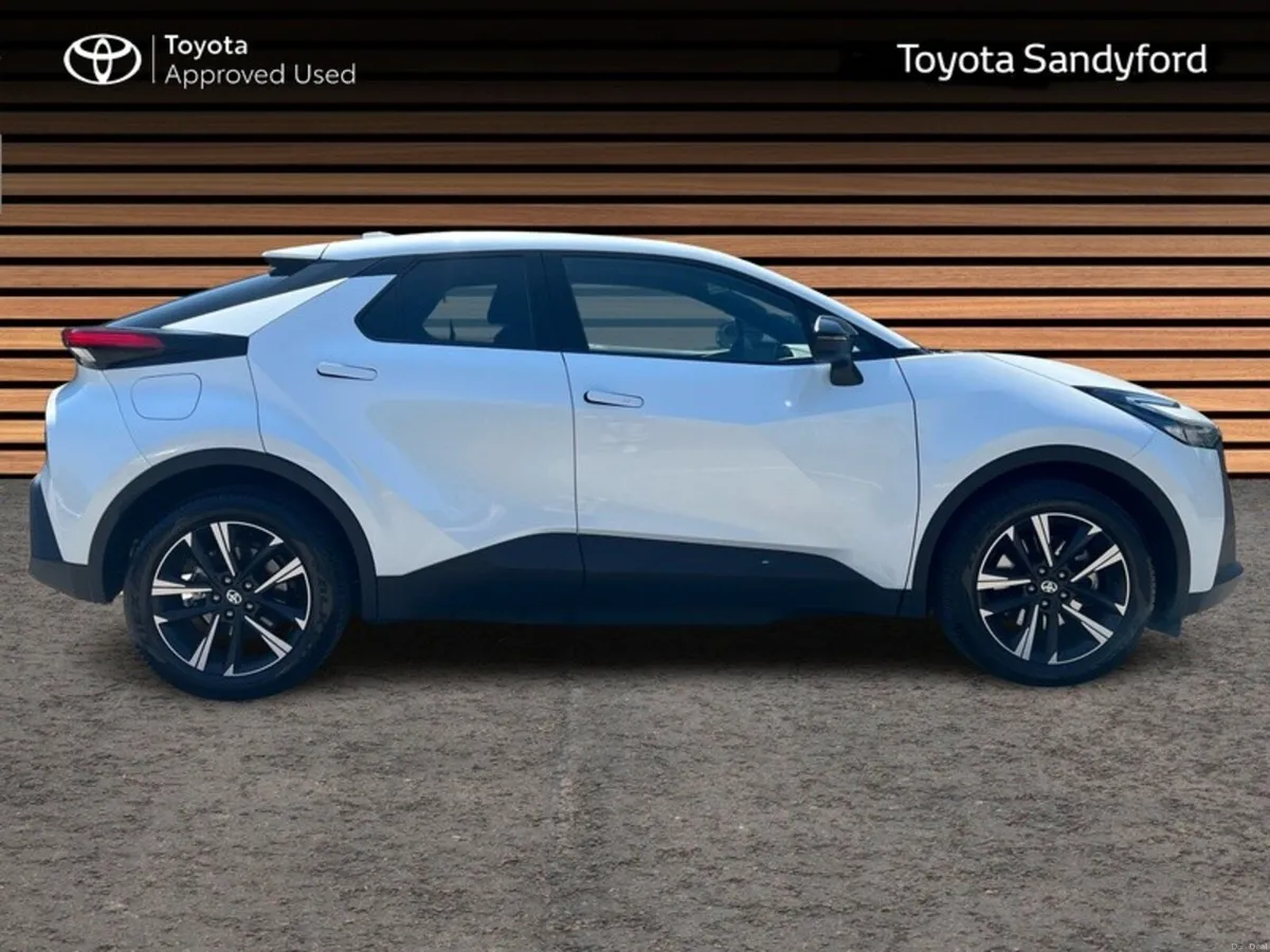 Toyota C-HR 2.0 PHEV SPORT AUTO // HEATED SEATS // - Image 3