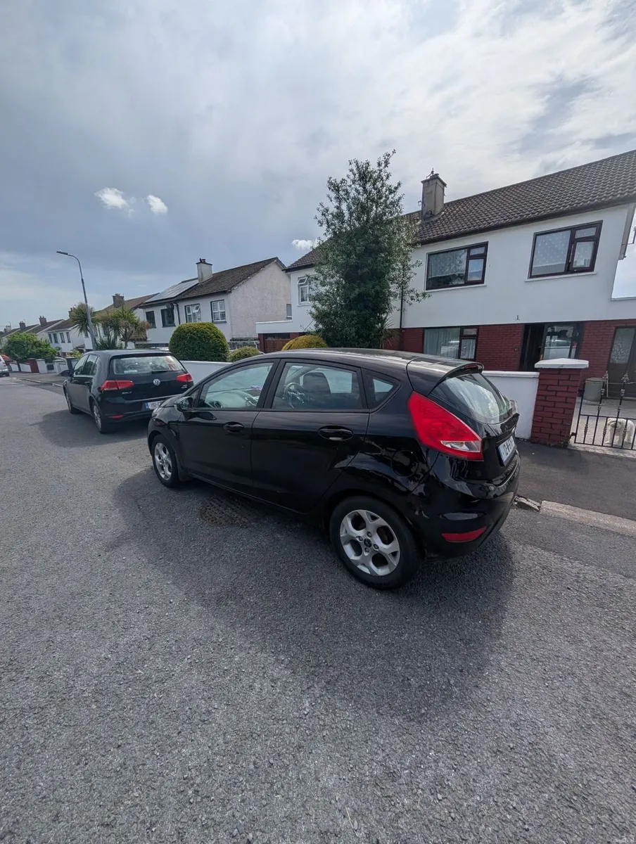 Ford Fiesta 2012 - Image 2