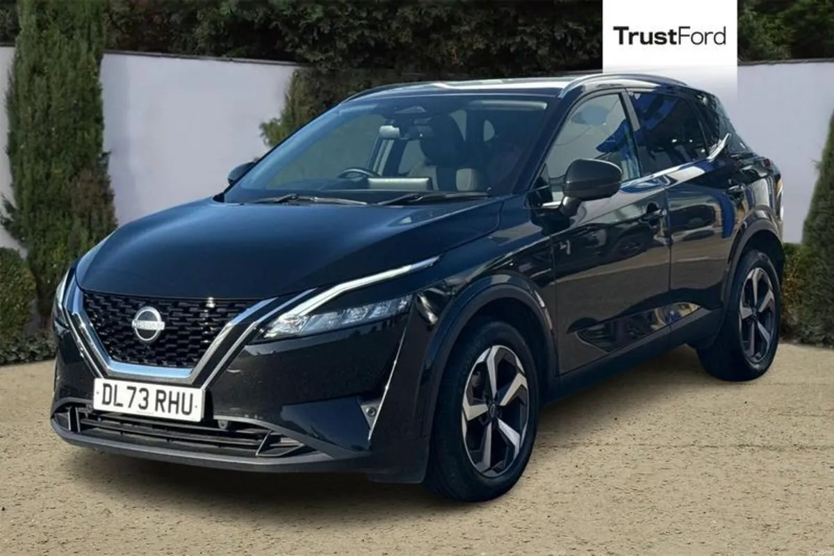 Nissan Qashqai 1.3 DIG-T MHEV N-Connecta SUV 5dr - - Image 5