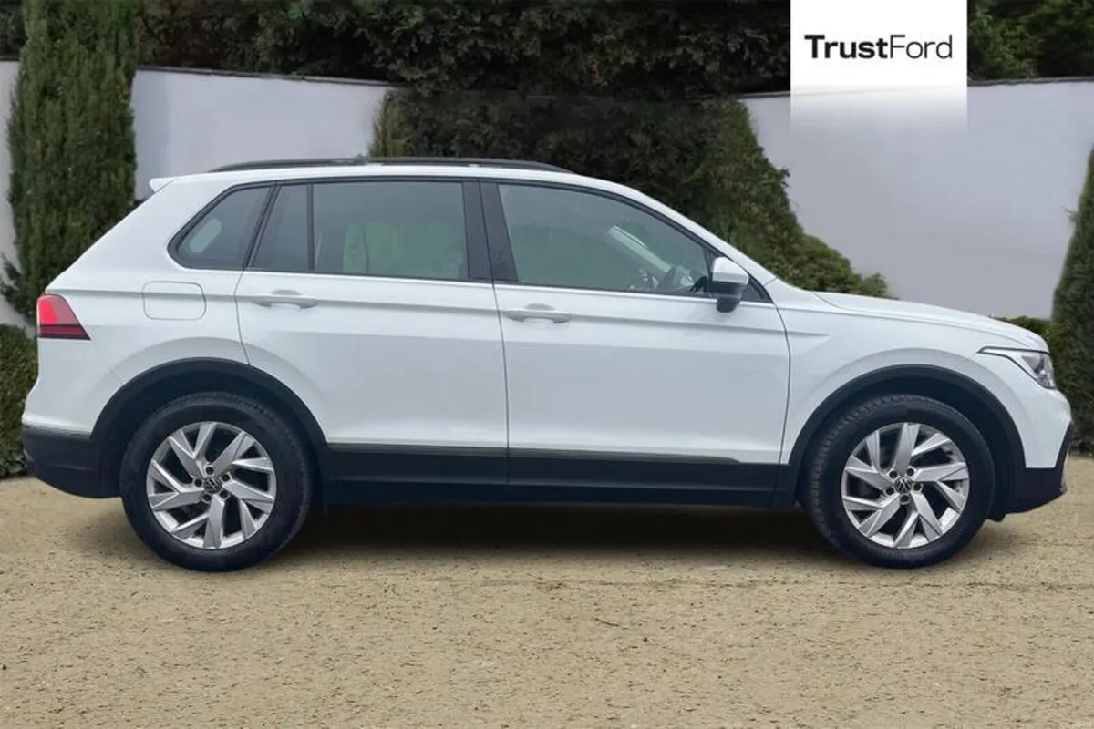 Volkswagen Tiguan Life - Image 3