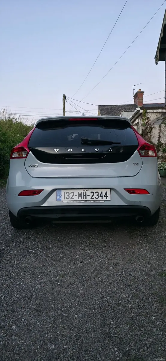 Volvo V40 2013 - Image 1