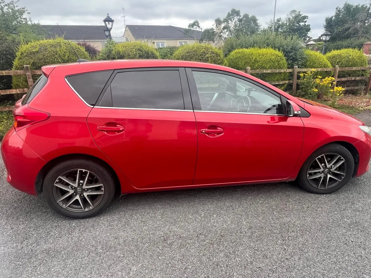 Toyota Auris 2014 - Image 1