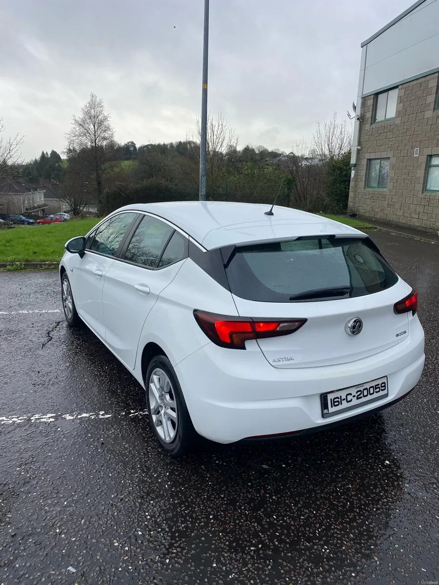 Vauxhall Astra - Image 4